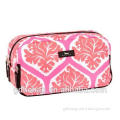 Beautiful Artificial Grain Polyester Cosmetic Bags for Ladies Travel Use